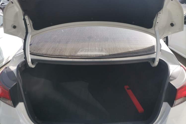 Used Hyundai Elantra (5th Generation / Langdong) 2016 1.6L Automatic Smart Version