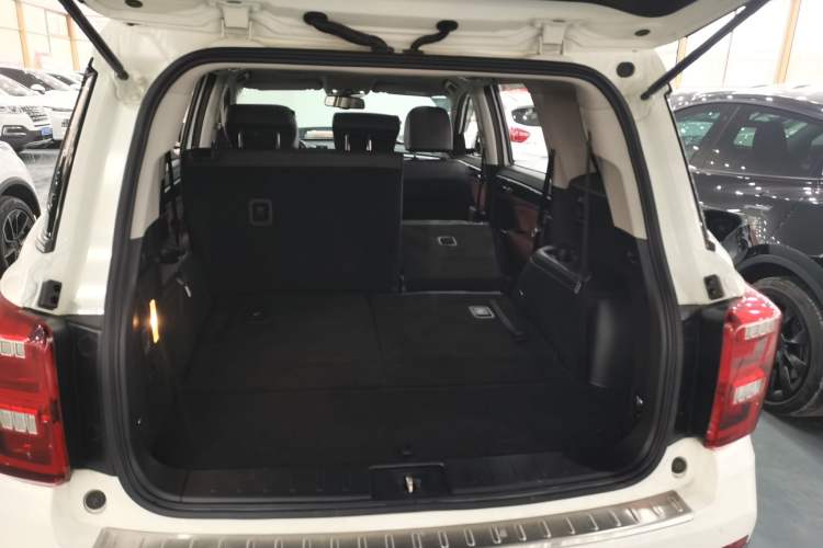 Used GAC Trumpchi GS8 2017 320T Two-Wheel Drive Luxury Smart Connectivity Version (7 Seats)
