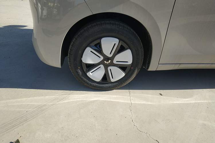 Used Wuling Hongguang MINIEV 2025 Four-Door Version Advanced Edition
