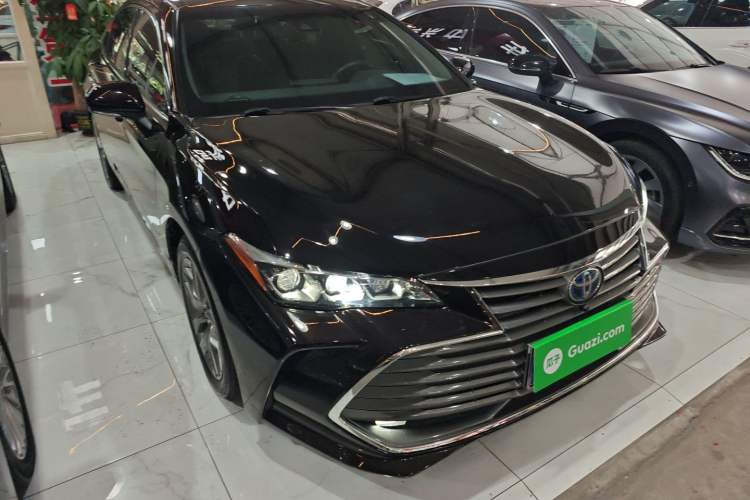Used Toyota Avalon 2019 Dual-Engine 2.5L Luxury Edition China VI Standard