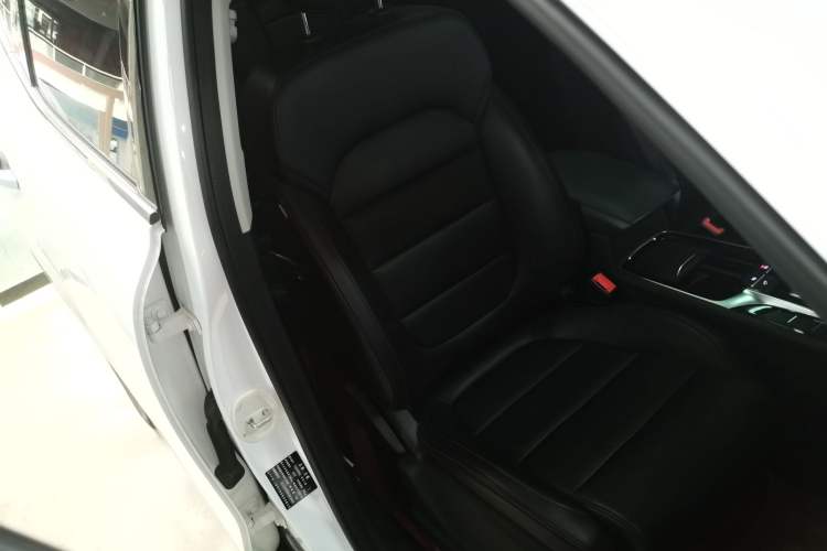 Used MG HS 2019 20T Automatic Two-Wheel Drive Luxury Edition China VI Standard
