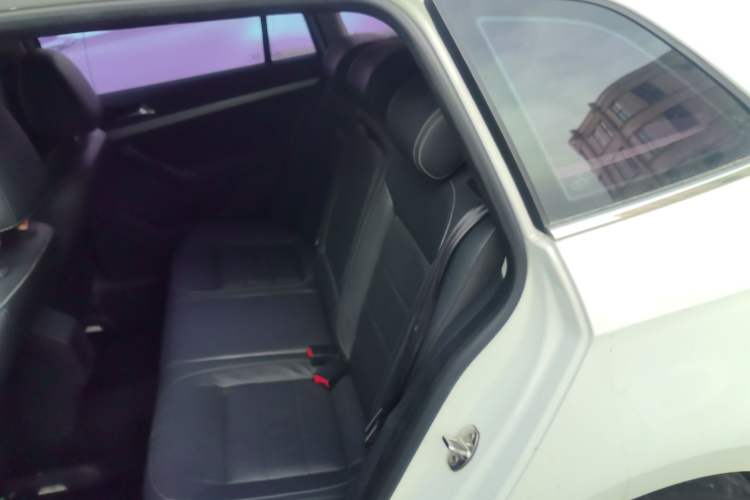 Used Volkswagen Gran Lavida 2015 1.6L Manual Comfort Edition