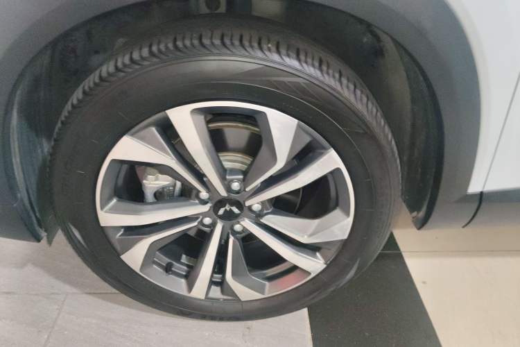 Used Wuling Asta 2022 2.0L DHT Electric-Speed Version
