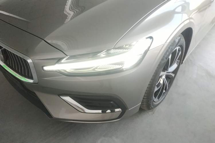 Used Volvo S60 2022 B4 Zhiyi Luxury Edition