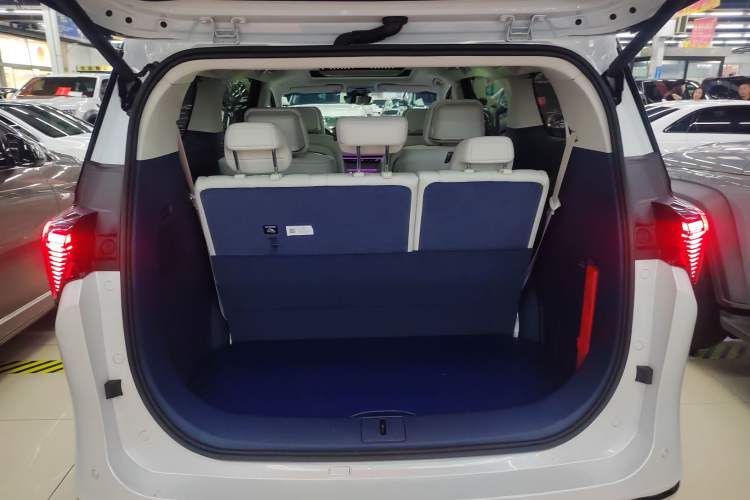 Used Buick GL8 New Energy 2024 Lu Zun Luxury Edition 7-Seater
