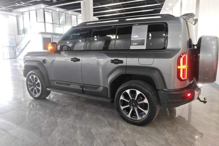 Used  Leopard 5 2023 Navigator Edition
