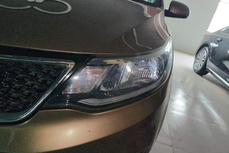 Used Kia K2 2015 Sedan 1.4L MT GLS
