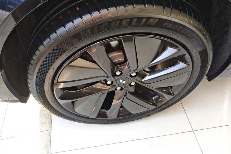 Used Li Auto L9 2023 Pro Model
