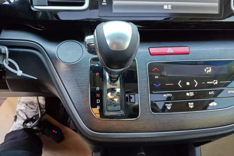 Used Honda Elysion 2016 2.4L Classic Edition
