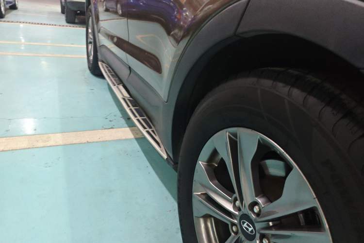 Used Hyundai Santa Fe 2013 2.4L Automatic Two-Wheel Drive Smart Version
