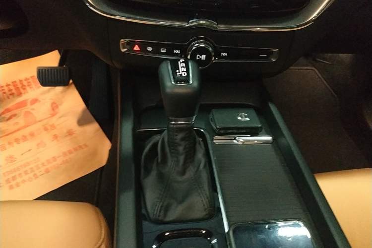 Used Volvo XC60 2019 T5 4x4 Smart Edition China V Standard
