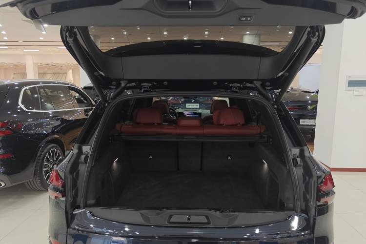 Used BMW X5 2023 xDrive 40Li M Sport Night Edition Package
