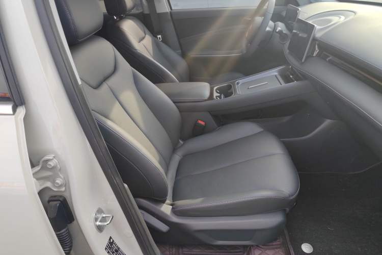 Used Baojun Baojun E6 
