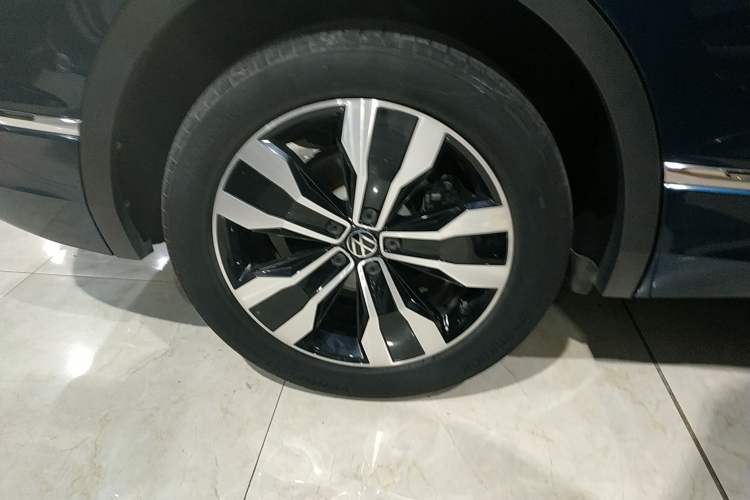 Used Volkswagen Tiguan L 2022 380TSI Automatic All-Wheel Drive R-Line Flagship 7-Seater
