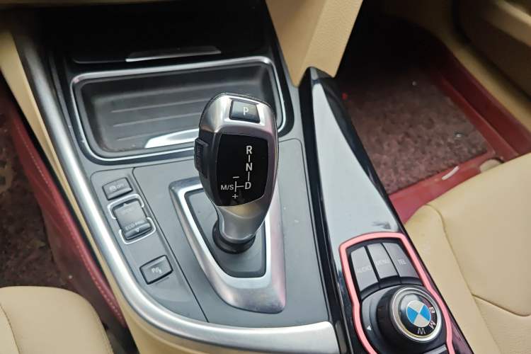 TDK.VehicleDetails.img