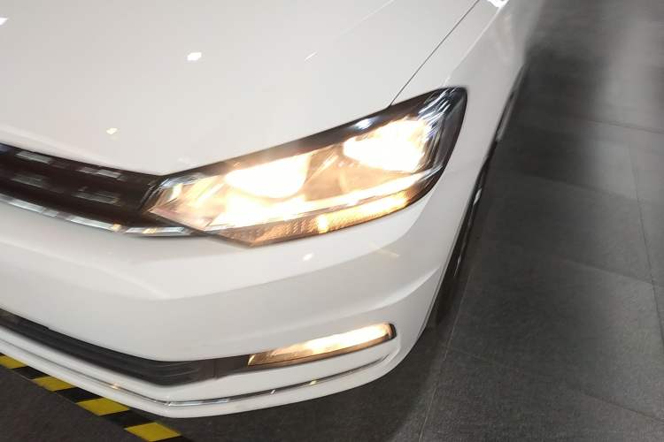 Used Volkswagen Touran 2016 Volkswagen Touran L 280TSI DSG Comfort Edition
