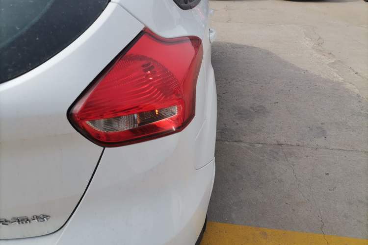 Used Ford Focus 2018 Hatchback Classic 1.6L Automatic Comfort Plus SmartDrive Edition
