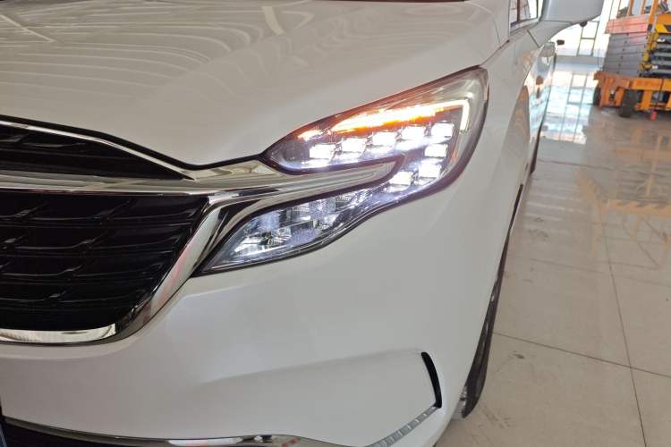 Used Buick GL8 2021 ES Landtrek 653T Comfort Edition