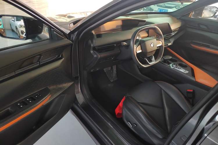 Used Changan UNI-V 2022 1.5T Prestige Version