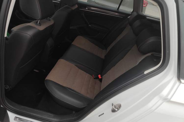 Used Volkswagen C-TREK 2017 1.6L Automatic Comfort Model
