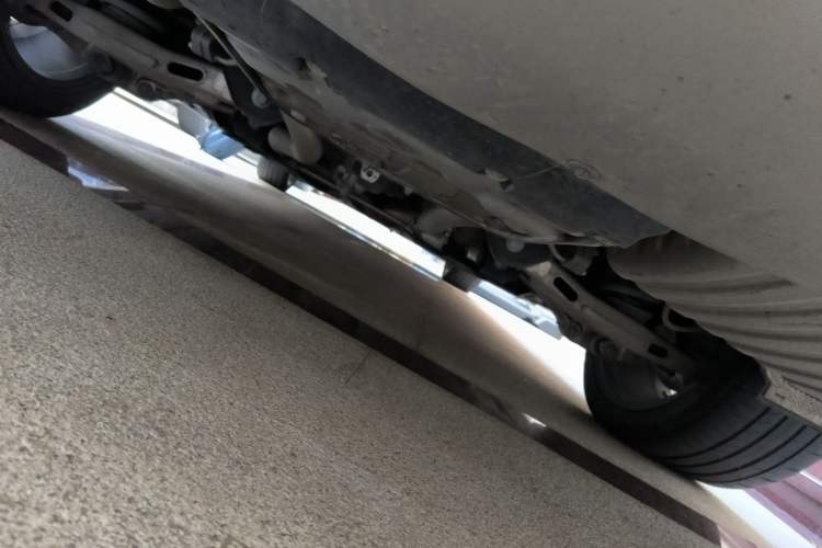 Used Jaguar XFL 2023 XFL 2.0T P250 Two-Wheel-Drive Prestige Luxury Gold Edition
