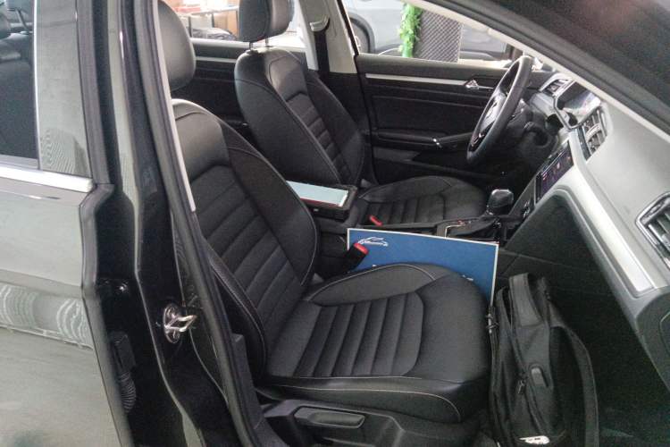 Used Volkswagen Lamando 2019 280TSI DSG Comfort Edition China VI standard
