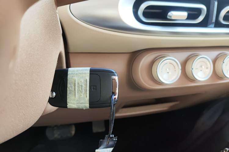 Used Wuling Hongguang MINIEV 2025 Four-Door Version Advanced Edition
