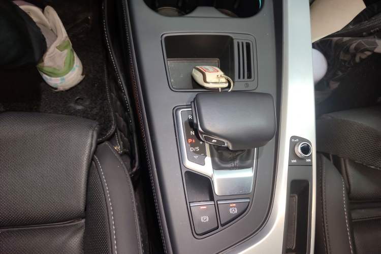 Used Audi A4L 2022 40 TFSI Luxury Dynamic Model