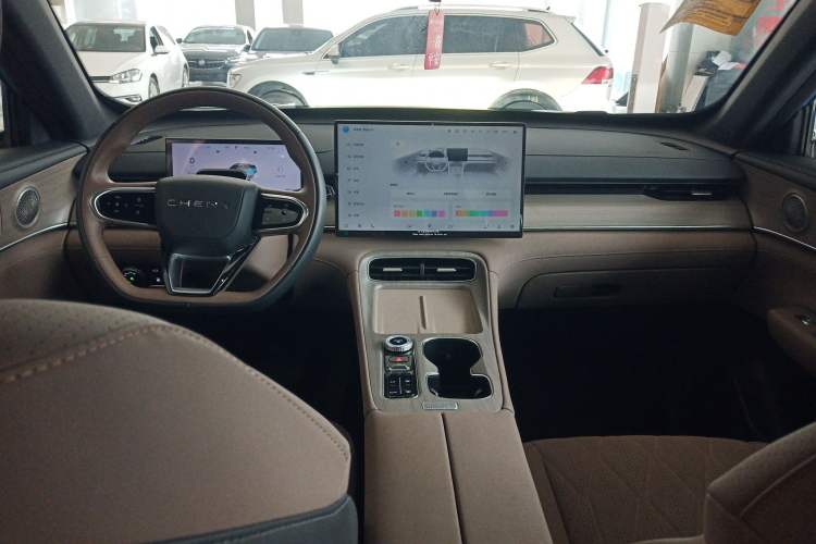 Used Chery Tiggo 8 PLUS C-DM 2025 1.5T 116 km Prestige Version 5 Seats