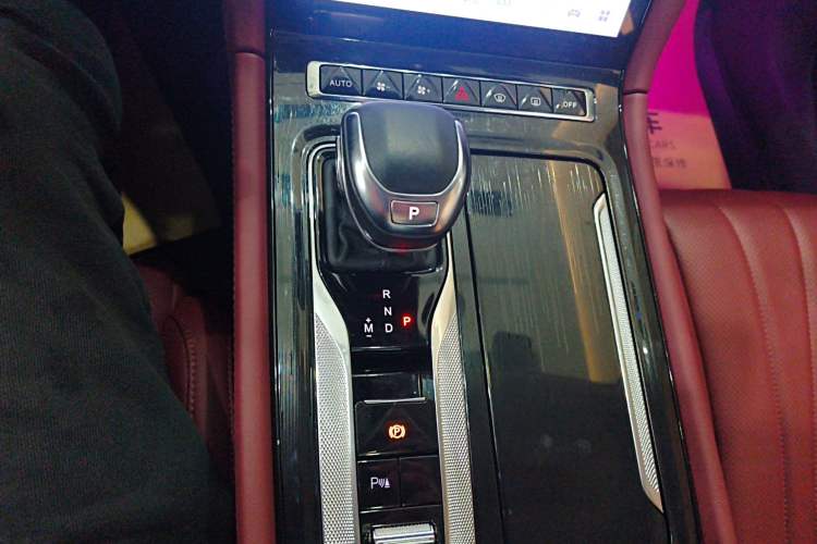 Used Hongqi H5 2023 2.0T Automatic Smart Connect Flagship Edition
