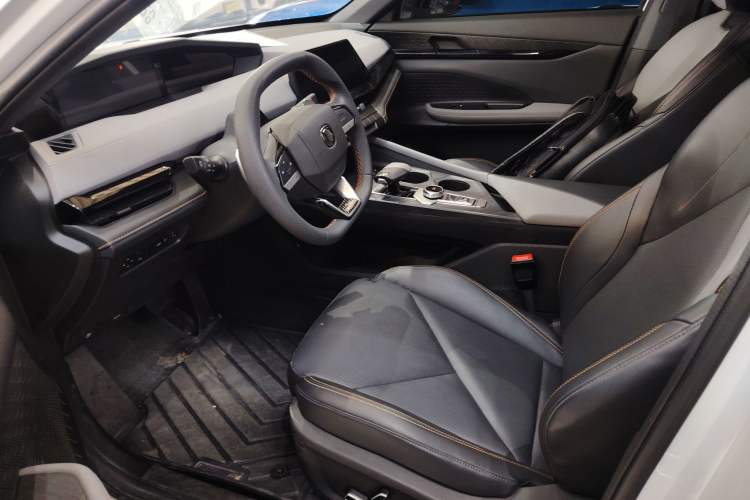 Used Changan UNI-V 2022 1.5T Prestige Version