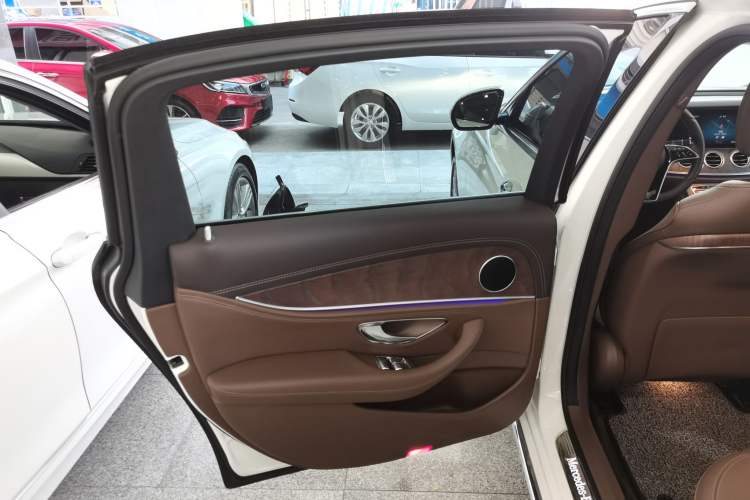 Used Mercedes-Benz E-Class 2023 E 260 L
