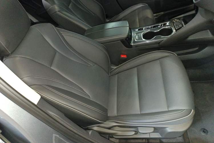 Used Buick Envision 2022 Facelift Encore S 552T Two-Wheel-Drive Luxury Model
