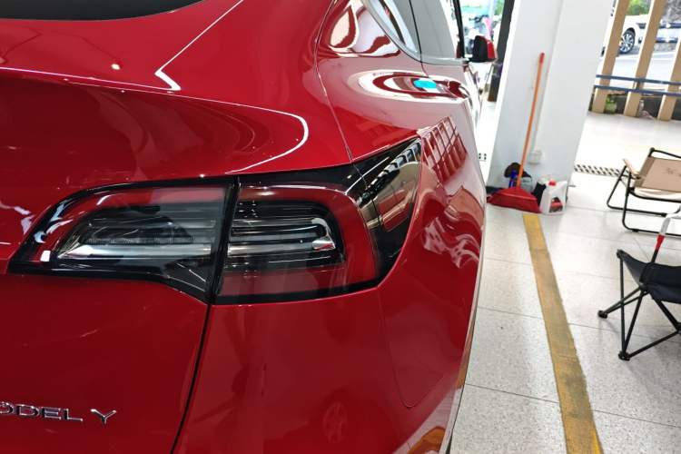 Used Tesla Model Y 2021 Long-Range All-Wheel-Drive Version 3D7
