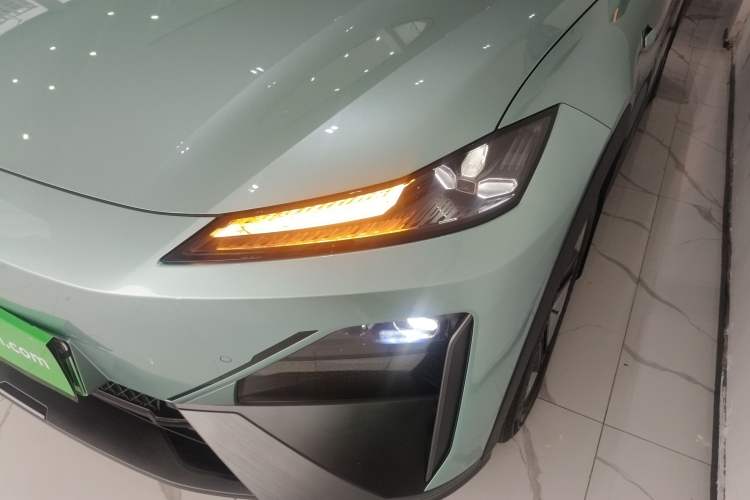 Used  S07 2023 200Max Range-Extended Version
