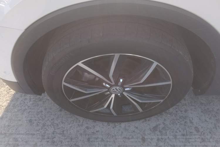 Used Volkswagen Tiguan L 2019 Revised 330TSI Automatic Two-Wheel Drive Smart & Luxury Edition China VI Standard
