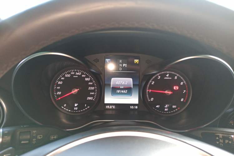 Used Mercedes-Benz GLC 2017 GLC 260 4MATIC Luxury Model
