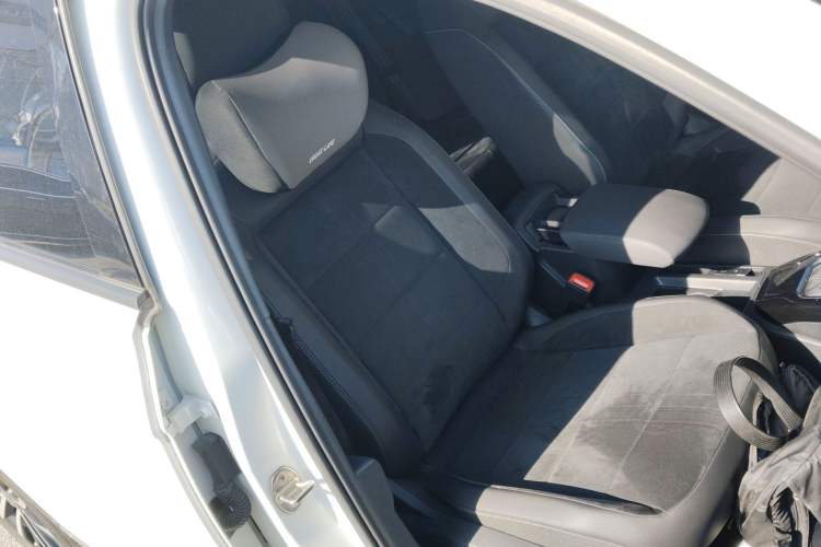 Used Volkswagen T-ROC 2021 280TSI DSG Two-Wheel Drive Luxury Smart Connectivity Version
