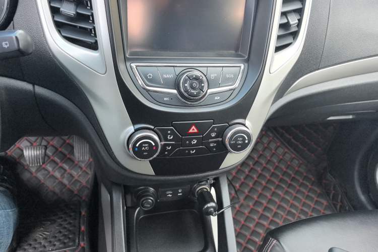 Used Changan CS35 2014 1.6L Manual Luxury Model China IV Standard
