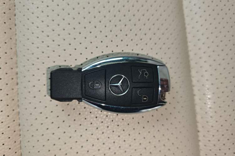 Used Mercedes-Benz GLK-Class 2013 Facelift GLK 300 4MATIC Fashion Edition