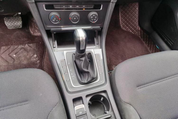 Used Volkswagen Golf 2018 230TSI Automatic Comfort Model
