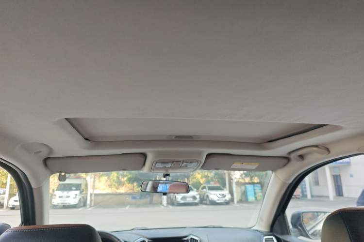 Used Oshan CX70 2016 1.6L manual luxury version
