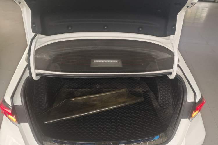 Used Toyota Corolla 2021 Dual-Motor 1.8L E-CVT Elite Edition
