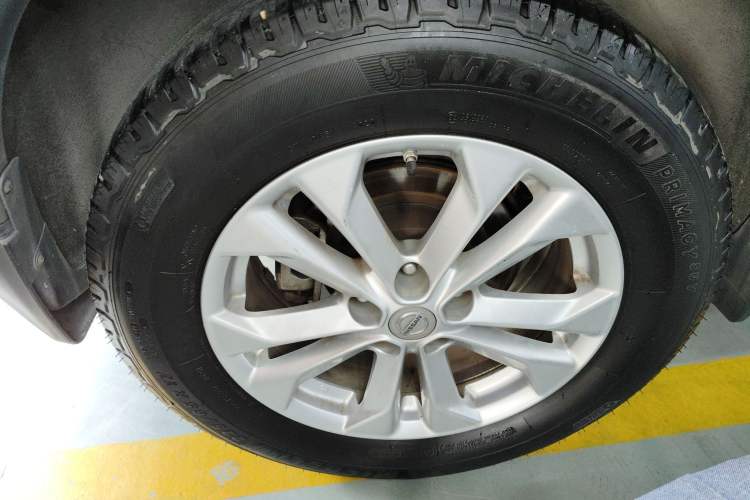 Used Nissan X-Trail 2016 2.0L CVT Smart Enjoyment Version 4WD
