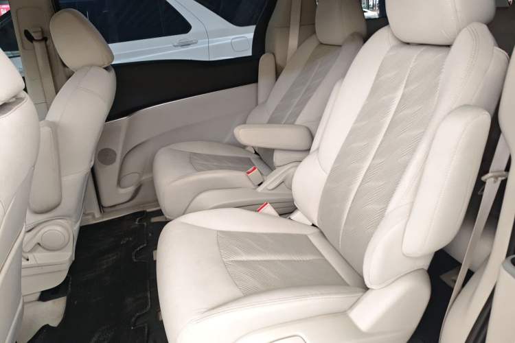 Used Buick GL8 2021 Land Cruiser Executive Class 652T Comfort Model
