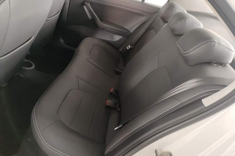 Used Volkswagen Jetta 2017 1.5L Manual Fashion Edition
