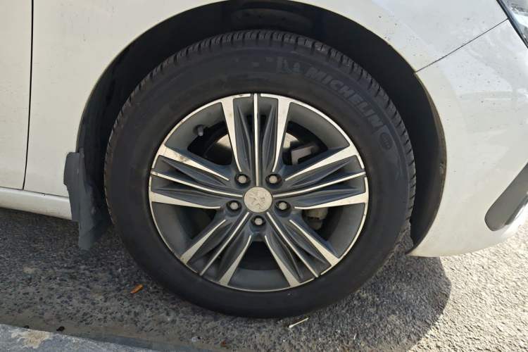 Used Peugeot 308 2016 1.6L Automatic Fashion Edition
