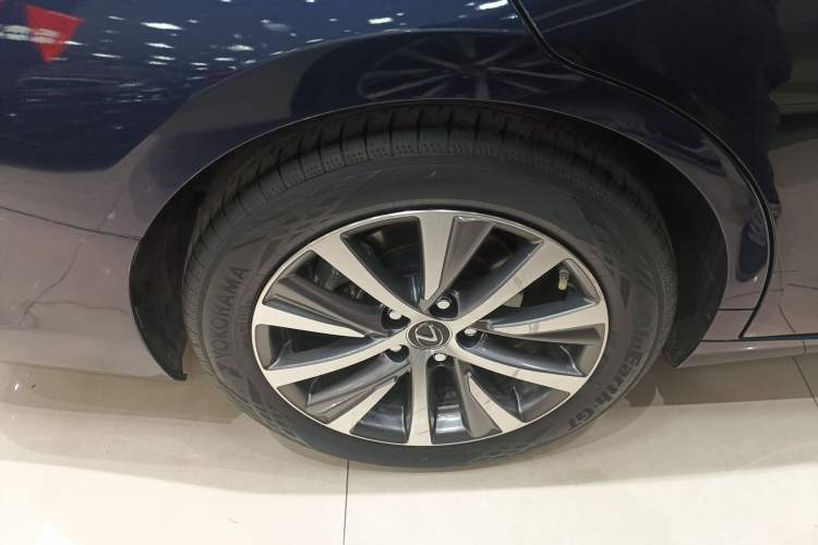 Used Lexus ES 2018 260 Excellence Edition China VI Standard
