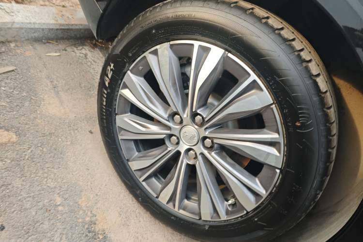 Used Hongqi E-QM5 2022 431 km Charge & Enjoy Edition
