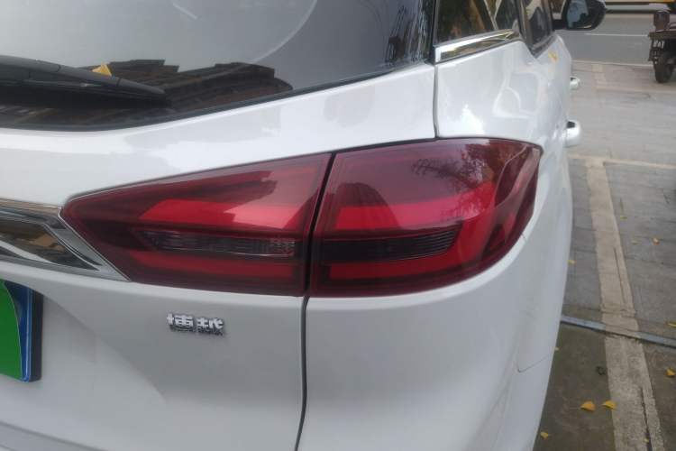 Used Geely Auto Emgrand X7 Sport 2018 1.8TD Automatic Two-Wheel Drive Smart 4G Connected Version
